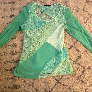 Women’s BKE Shirt, size small